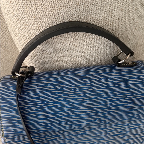 Louis Vuitton Epi Leather Cluny Blue and Navy Blue - Picture 2 of 7